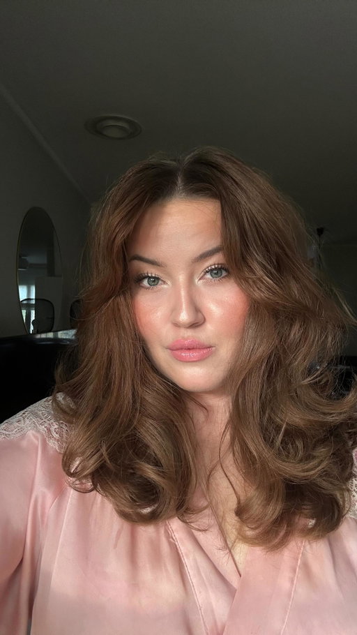Pro tip if you ever need a confidence boost just do Victoria’s secret angel glam ✨✨ 

#victoriassecretfashionshow #victoriassecretangel #victoriassecretmakeup #glammakeuplook