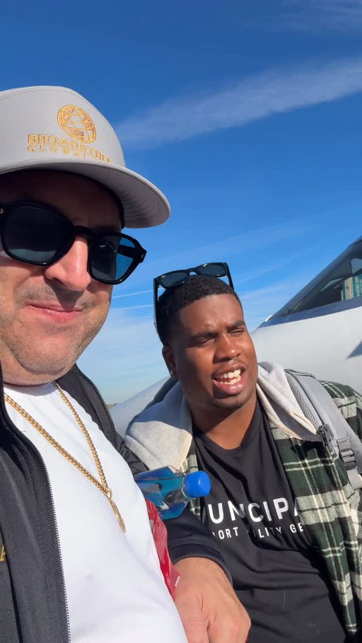 ☕️ NASHVILLE — WAKE UP & SMELL THE COFFEE! 💥
The NEW YORK boys just touched down and we’re ready to roll, baby! 🎤We at @zaniesnashville all weekend — me & my feature @seanbcomedy and there’s only ONE rule: Leave your feelings at home… and MAKE SURE YOU BRING YA WALLET! 💰

#ZaniesNashville #WantedComedyTour #LilMoMozzarella #WatchYaMOWT #HowYaDoin