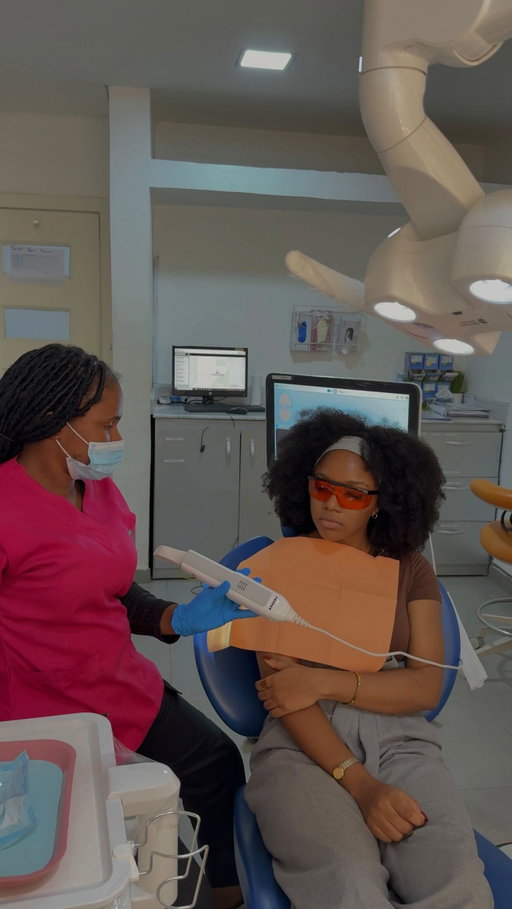 The year’s coming to an end and I’m glad I finally checked this off my wellness list✅
A little self-care visit to @smile360ng for a teeth cleaning, something I definitely see myself doing more!