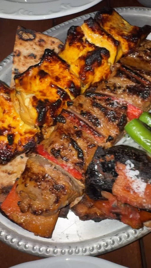 @berenjaklondon TIKKEH MASTI KABAB - JUJEH KABAB - MASTO MUSIR - SHIRAZI - RICE #kabob #persianfood #foodie #lafoodie #downtownla