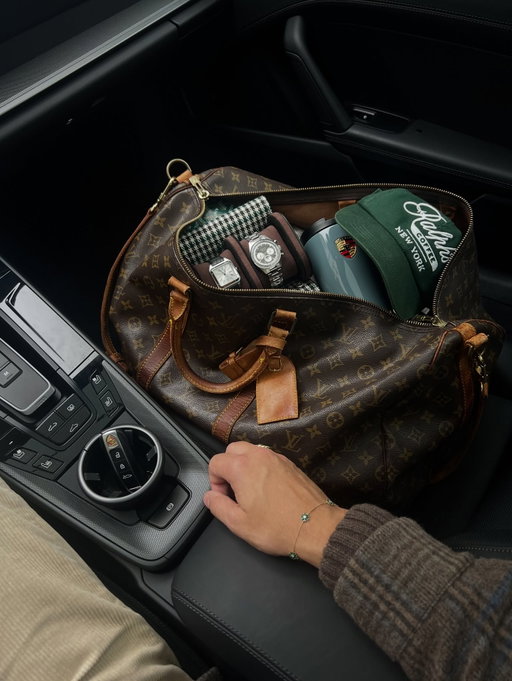 For me it’s always been about the small details ✨

#outfitinspiration #gentlemanstyle #oldmoneystyle #porsche #ralphlauren