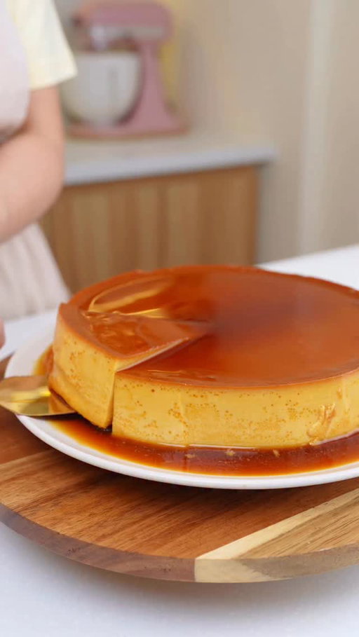 Hi bestfriend! If you love Leche Flan, this creamier version will change your life! 😍
Super silky, melt-in-your-mouth Cream Cheese Leche Flan na parang cross ng cheesecake at flan. 
At sobrang dali lang gawin! 🧀🍮

📌 Recipe:

🔸 ¾ cup sugar (150g) – for the caramel
🔸 1 block cream cheese (226g) – room temp
🔸 5 eggs
🔸 1 big can condensed milk (397g)
🔸 1 big can evaporated milk (340g)
🔸 2 tsp vanilla extract

📝 Instructions:
	1.	Melt sugar over low heat till golden and caramelized, pour in your mold.
	2.	In a blender, combine cream cheese, eggs, condensed milk, evaporated milk, and vanilla.
	4.	Pour over the set caramel.
	5.	Steam (bain-marie method) and bake at 180°C / 350°F for 50–60 minutes.

Let it cool completely and chill before unmolding. Mas masarap the next day, promise! 🧊

#HiBestfriend #CreamCheeseLecheFlan #FoodieFred