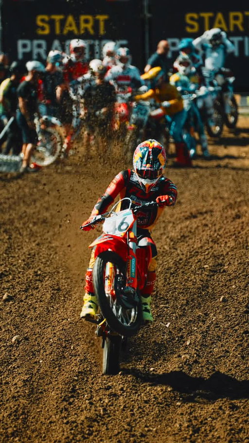 @lucascoenen96 Takeoff 

#mx #fyp #mxon #mxgp #motocross #ironman #bikes