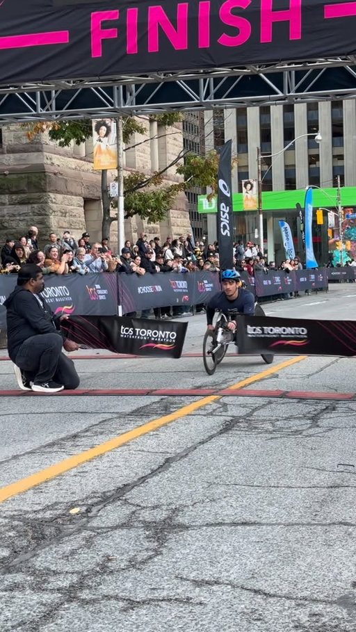 Champion Valera Jacob Allen finishes the wheelchair 5K in 10:59 (unofficial) this morning at the TCS Toronto Waterfront Marathon Race Weekend! 

Congratulations! 🔥🏆