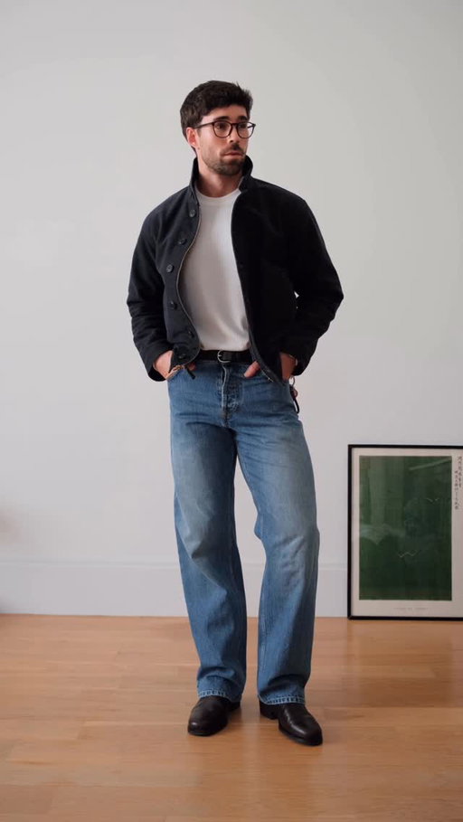 A super simple & timeless way to style blue jeans this fall 🍂👖

Would you wear this team? LMK! 👀