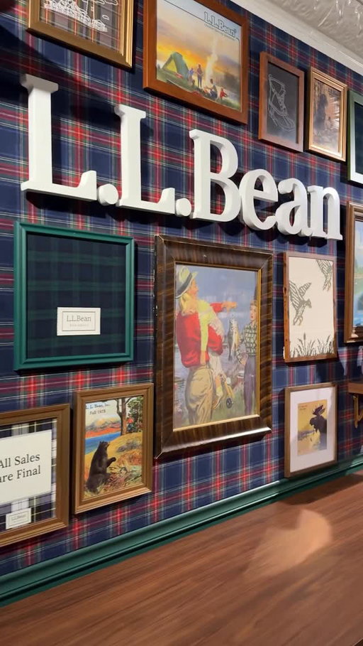 For the next six weeks in New York City, fall belongs to flannel! Here’s a peek inside the L.L.Bean Residency in SoHo. 👀