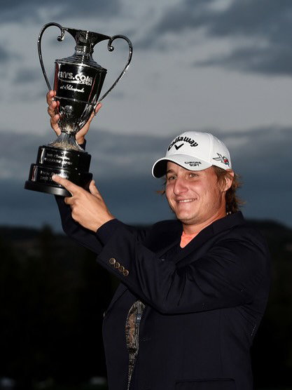 Hoy se cumplen 10 años del día y de la semana donde cumplí mis dos sueños, debutar en el @pgatour cómo miembro y ganar . Inesperado? Si. Sorprendido? No. 
Las cosas no sucedieron esa semana si no los 10 años previos, si no pregúntenle a mis amigos (los de verdad no los de copetín) 
Hoy las ganas no son las mismas, el desgaste es grande y las prioridades son otras, no lo voy a negar, pero acá seguimos y seguiremos dando lo mejor.
Este post es para mi, para recordarme que el camino fue el indicado, que valió la pena dejar TODO de lado por perseguir lo que desde chico quise y sobretodo para decirle a mi yo de 33 años que estoy orgulloso.