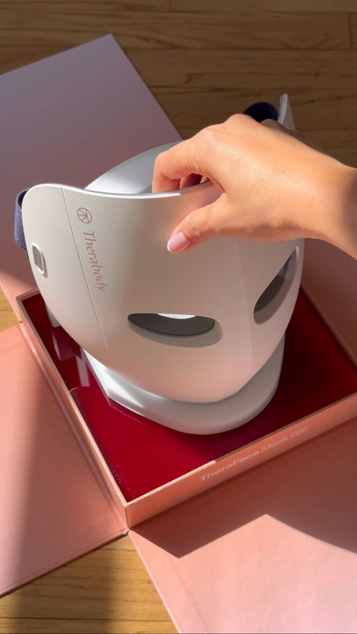 LED but make it free 💭 We’re giving away the brand NEW TheraFace Mask Glo, your new favorite way to self-care.
 
Lightweight, cordless, and breathable, it’s packed with personalized 4-minute LED cycles (red, red + infrared, blue) and VibraWave™ Technology for a soothing scalp massage so you can sit back, relax, and #GloYourOwnWay
 
How to enter:
🤍 Follow @therabody & @therabodybeauty
🤍 Like & save this post
🤍 Tag your skincare bestie (each tag = 1 entry)
🤍 Bonus entry: use the new repost feature
 
No purchase necessary. Open to legal U.S. residents, 18+. Giveaway begins 10/18/25 at 12:30 PM PST and ends 10/24/25 at 11:59 PM PST. One (1) winner will receive one (1) TheraFace Mask Glo (ARV: $379.99 USD). Total ARV of prize(s): $379.99. Winner will be selected through random drawing on or about 10/25/25 and notified via direct message on Instagram by @TherabodyBeauty. Void where prohibited. This giveaway is in no way sponsored, endorsed, or administered by, or associated with, Instagram. By entering, you confirm you are 18+, a U.S. resident, and agree to Instagram’s terms of use.