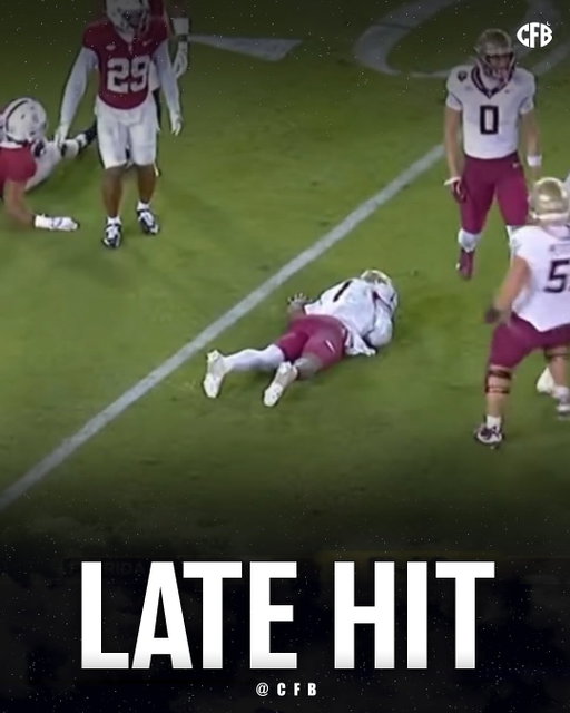 ‪FSU QB Tommy Castellanos was taken out of the game after a very late hit in the 4th quarter.‬ He took a hard hit while trying to slide. 

‪True freshman Kevin Sperry had to sub in at QB.‬

‪Stanford safety Mitch Leigber was ejected for targeting afterwards because of it. ‬

Hoping Tommy is okay.. 🙏

📸 ESPN