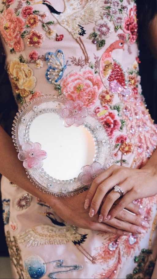 wayyy too much fun planning the looks 👯‍♀️🧧🥢

@linda_mua 
@caraclynebridal