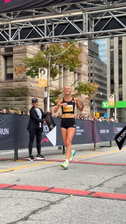 And the winner of the women’s half marathon event at the TCS Toronto Waterfront Marathon race weekend is Hamilton’s own Erin Mawhinney in 1:13:30

Congratulations! 

#towaterfront42k #chooseTOrun
