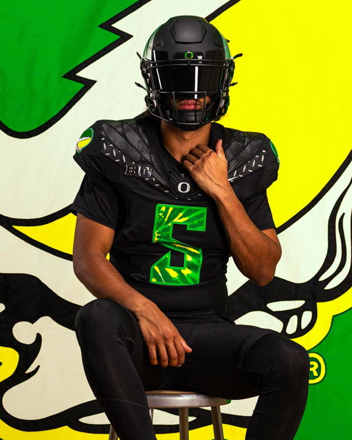 Tied to history, dyed to match.

Presenting the Grateful Ducks @oregonfootball uniform. #GoDucks