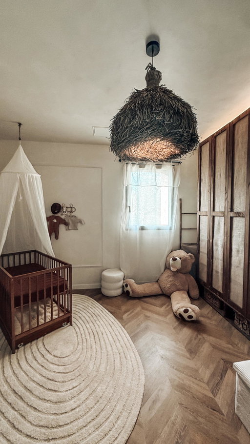 Chambre de bébé - ÉPISODE 2 🐻🩵
J’ai eu du mal à trouver des portes pour ce fameux placard, donc finalement on les a faites nous même ! Et quand je vois l’inspiration de base (on l’avait posté sur l’épisode 1) c’est plutôt réussi 😍
.
Même si il dormira sûrement pas là les premiers temps, on est opérationnels, on t’attend baby boy 🤗🙈
.
Dites-nous ce que vous en pensez en commentaire 👇🏼
________________
#renovation #renovationmaison #reno #teamreno #renovationgrange #renovationchambre #chambre #chambrebebe #chambrebebegarcon #bébé #garçon #boy #babyboy #baby #babyroomdecor #babybedroom #decor #babybedroomdecor #chambredeco #chambreenfant #enfant #child #decorationchambrebebe