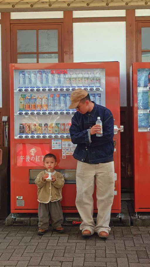 a vending machine hates to see us coming 🧃