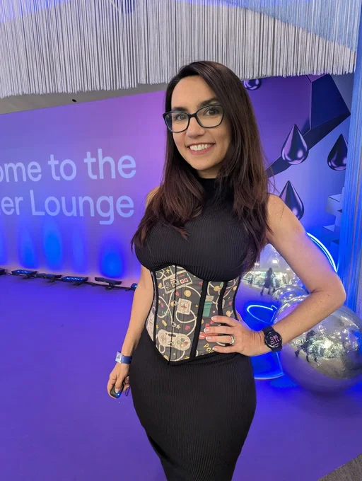 TwitchCon 2025: Mission Accomplished! 💜

I love meeting new people, chatting, streaming, playing games... the con was honestly pretty quiet this year in a good way 💜

Lots of great face to face time, old friends and new and a heartwarming panel with friends about being parents who stream 🥹🫂

Oh yeah, and a massive purple LEGO block at night lol

​See you in chat! #TwitchCon #ParentStreamer