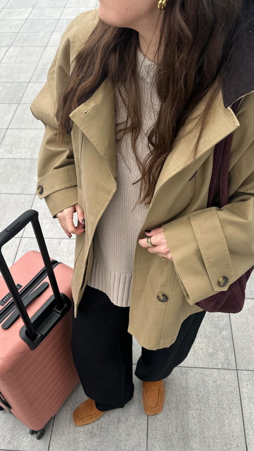 I made a lot of friends making this 😂 #TravelOutfit #AirportStyle