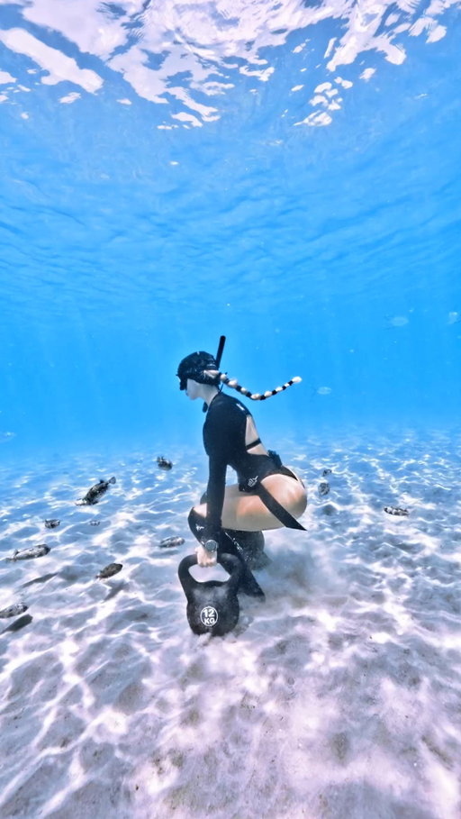 Who said training has to be boring? Even 2х12 kg underwater can feel light when you mix motivation with fun 🐡💦 Always find ways to enjoy the journey 🩵🌊
@poseidonascend 
 
#freediving #breathhold #funworkout #pufferfish #baja #california #underwater 
Thank you to @wandering.westerner for showing us this beautiful place 🩵