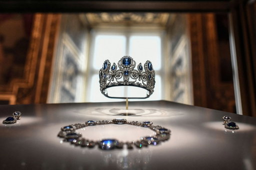 On October 19, a group of thieves stole a collection of Napoleonic-era jewels from the Louvre in Paris while it was open to the public. The collection included a sapphire crown, necklace, and earrings once belonged to Queen Marie-Amelie, and the emerald necklace and earrings that Napoleon gave to his second wife, Empress Marie-Louise, on their wedding. 

As audacious as the heist was, it isn't the first such attempt. In fact, the museum has a long history of daring robberies—including the theft of one of its most famous paintings, the Mona Lisa. Discover the Louvre's surprising history of robberies at the link in bio. 

Photographs by Stephane de Sakutin, AFP via Getty Images