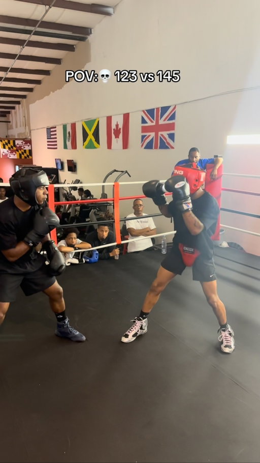 Bro was big 😭

#boxing #share #viral #relatable #viralvideos #viralvideos #him #fyp#shakurstevenson #gervontedavis #overtime #overtimeboxing #otxboxing #relatable #boxingsparring #eddiehearn #mostvaluablepromotions‼️🥊