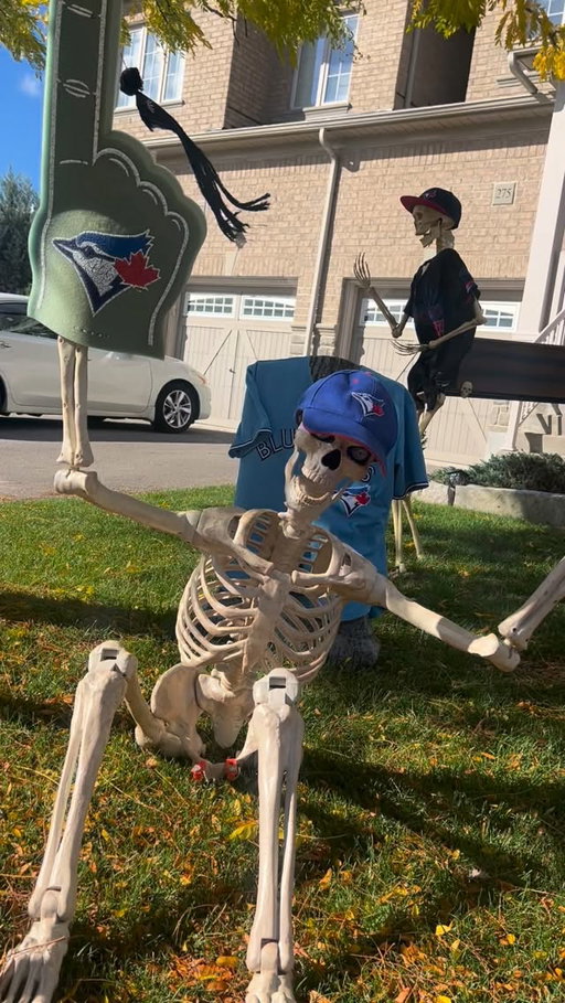 Let’s go blues jays ⚾️ GAME 7 ⚾️ ! World Series here we come 🤞 @cp24breakingnews @bluejays @todotoronto @vladdyjr27 @toronto.culture @georgespringer @bluejaysrecap @rogers @rogers_stadium @cbctoronto @citynewsto @globalnews  @toronto  @z1035team #bluejays #torontobluejays #bluesjaysgame #baseball #toronto #worldswries #gameseven #bluejaysnation #bluejaysfans #bluejayswin #bluejayscommunity #torontobluejays⚾️ #torontobluejaysbaseball #baseball #ballpark #BringItHomeJays