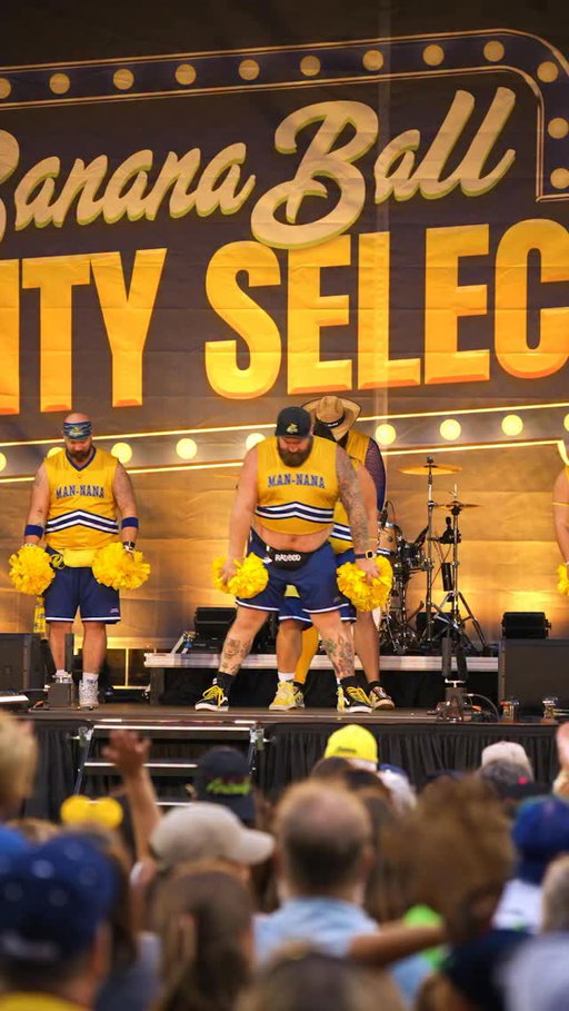 Our players aren’t the only ones who can dance 👀

#savannahbananas #dance #ladygaga #funny #funnyreels