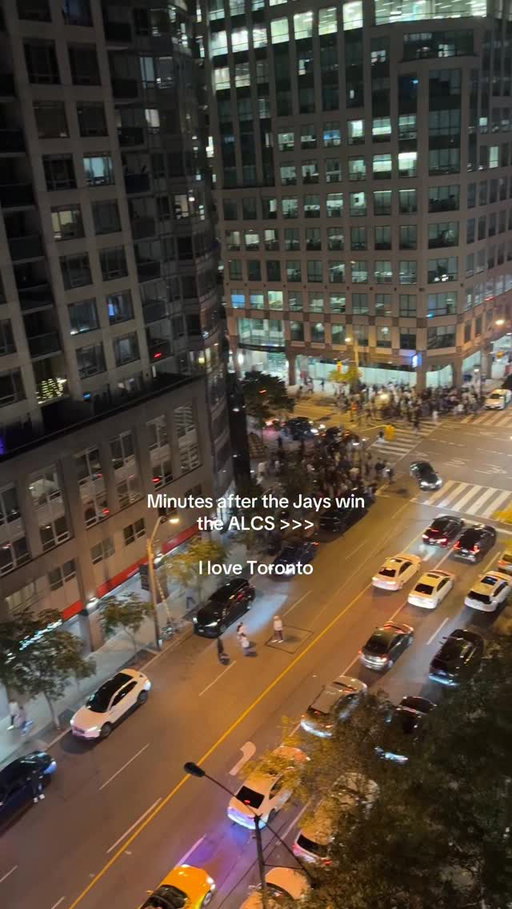 THE BLUEJAYS WIN THE ALCS !!

I LOVE TORONTO!!! LFGGGGG

#bluejays #bluejaysbaseball #alcs #alcschamps #torontolife