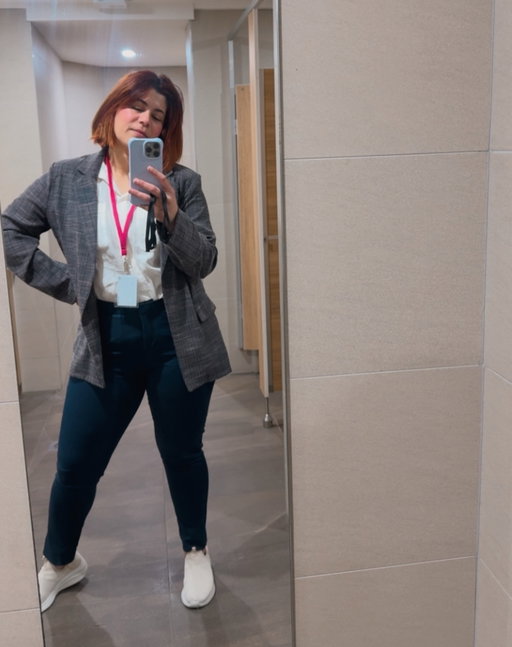 When life gives you a mirror… you know the rule 😉

.

#melbourne_desi_girl #melbourne #feelingcute #confidenceglow #contentcreatorlife