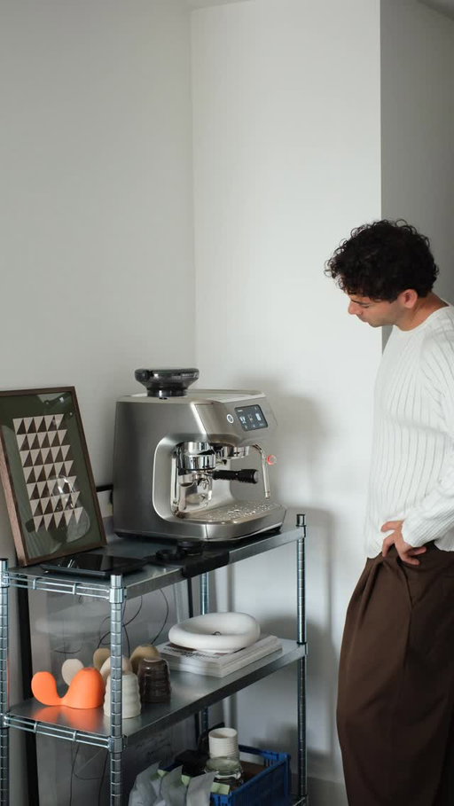Big upgrade to our coffee station with the new oracle dual boiler espresso machine from @sageappliancesuk 

If you’re somebody that loves convenience then the auto mode is definitely for you.. But if you’re somebody that wants more control over making your coffee then you of course have full manual mode too, both options providing cafe quality coffee every single time!

#oracledualboiler #ad