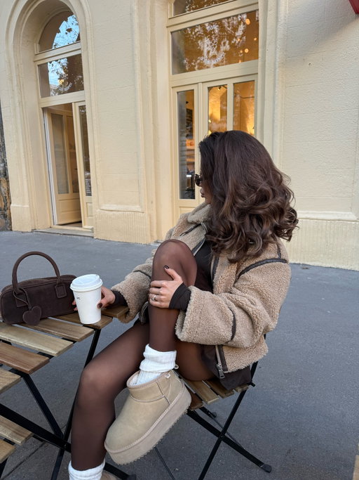 this is what autumn feels like 🍂

#falloutfit #fallfashiontrends #fallhair #fallvibes