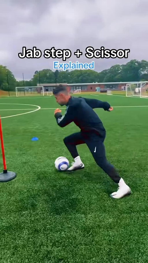 Using feints to read the defender 📖 Too tight = Defender doesn’t move ❌ Getting the defender on their heels begins with a proper jab, not the scissor 

If the step is too tight, nothing opens up. Once you take that initial step diagonal, the scissor sells itself.

👉 Save this clip for your next training session.
#Soccer #soccertraining #football #soccerskills