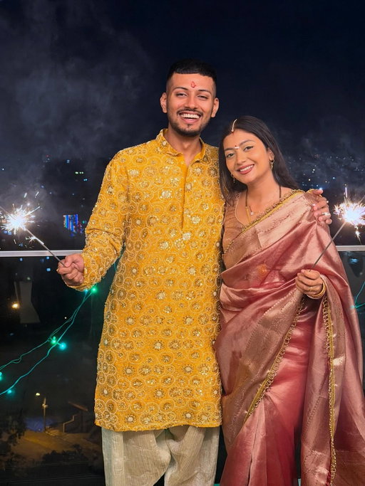 I hope aapke andar ki chingari puri duniya ko roshan karde. 

Happy Diwali Doston 🪔 ✨

#diwali #diwalivibes #happydiwali #family #instaphoto #instagram #instapic