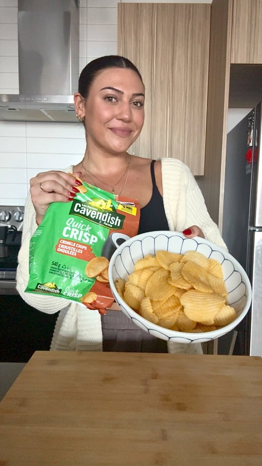 🔥 Chaudes, croustillantes et prêtes en 5 minutes! 🔥

Découvrez les Quick Crisp Crinkle Chips de @cavendish.farms : le snack qui allie rapidité, qualité et goût irrésistible. 🥔✨

Parfait pour un snack de dernière minute, un souper improvisé ou juste pour te gâter devant ta série préférée! À l’air fryer en 5 minutes (ou 8 minutes au four), il n’a jamais été aussi simple de se régaler! 

#CavendishFarms #Cavendishes #ad