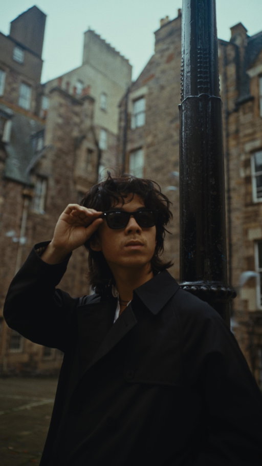 Autumn arriving means that it’s time to slow down. Reflecting on days in Edinburgh, with @raybanmeta (Gen 2). 

#RayBanMetaPartner #AIGlasses