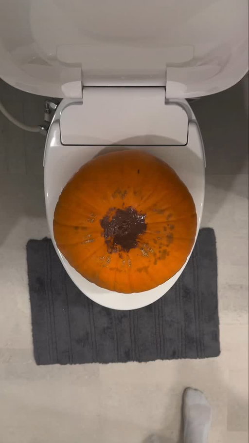 🎃 Toilet paper vs. water... when it comes to cleaning, there’s no contest.
Water does it better.
#WaterWins #BidetBetter #CleanWithConfidence #PumpkinProof #ToiletPaperWho #BidetLife