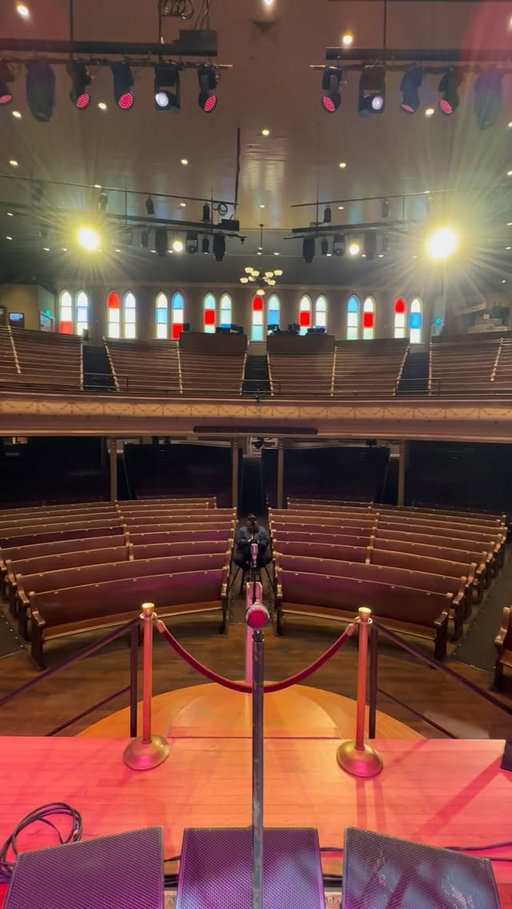 Here we go Nashville at the legendary Ryman Auditorium @theryman !

Looking forward to tonight with our dear friends the Spin Doctors @spindoctorsband and Garrett Howell @g.howellmusic 🤘🏽☮️💯

With special guest performances by Chris Vos @therecordcompany and Andrea Whitt @bohobunnie 

And the Never Forgotten Bobby Sheehan 🙏🏼❤️

🎵 “The Mountains Win Again” by Bobby Sheehan
📍 @theryman 
⚙️ @factusmediaworks 

#BluesTraveler #SpinDoctors #TheRymanAuditorium #Nashville #FallTour2025