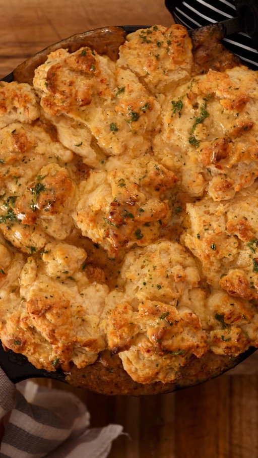 It’s hosting season, so I’m here to get y’all right with the coziest, most delicious pot pie recipes! 🥘✨
I Brought The Pot Pie Ep. 1: Creamy Garlic Parmesan Chicken topped with a buttery parmesan biscuit.

Want the full recipe? Subscribe to my Substack ( link in bio) it’s all waiting for you! 🙏🏾