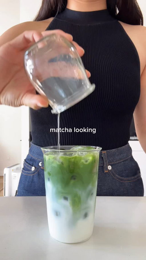 hi this is my realistic matcha ratio!! if im feeling expensive, i will use more matcha heh #matcha #matchalatte #matcharecipe #recipe #homecafe #matcharatio #goldenratio #beginnermatcha #namimatcha