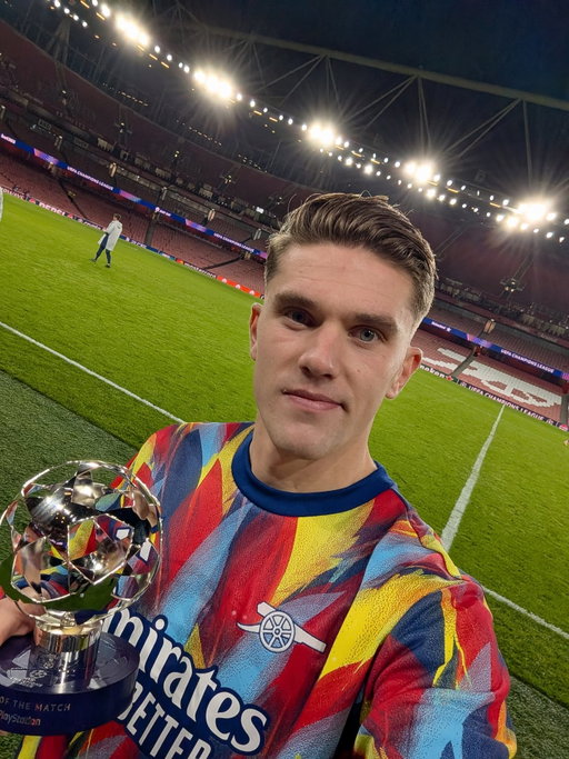 Brilliant from start to finish 👌

Viktor Gyokeres is the @championsleague POTM ✨