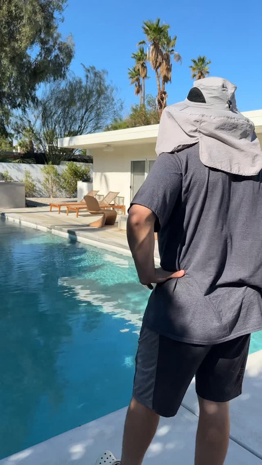 Construction partner taking a gander at @deeplymadlymodern’s house and taking it all in 😂