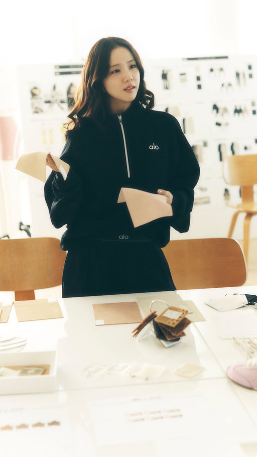 Behind the design of @sooyaaa__’s Sunset Sneaker. ​