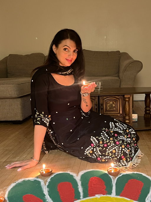 “Spreading positivity, peace, and prosperity 🌸

#diwali vibes 🎆