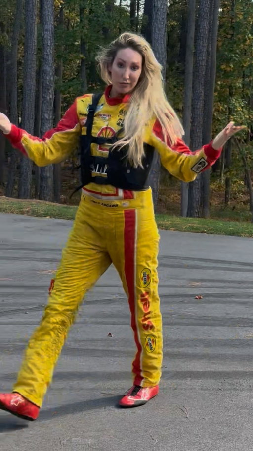 Sis can rip too… 
.
.
#22 #TeamJL #Karting #Shifter #Drift #NASCAR #Girl #Fast #Family #22Crew