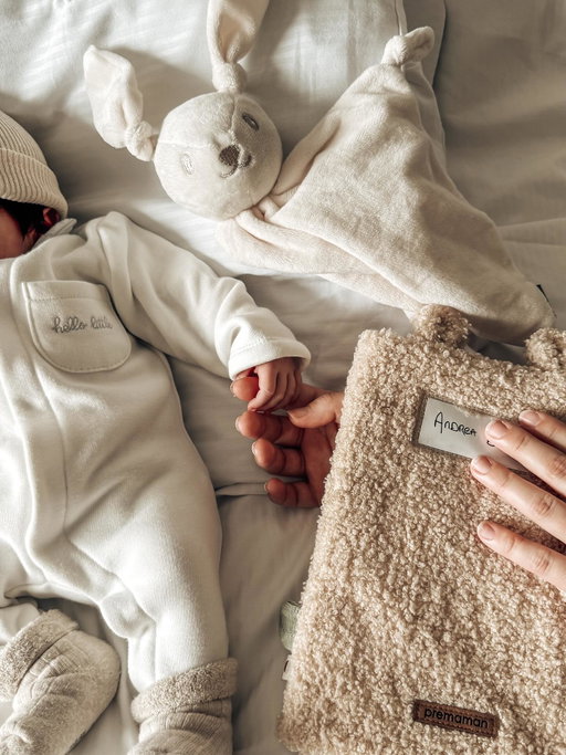 Bienvenue à notre petit ange, Andrea 🩵🐣
Arrivé le 21 octobre à 15h42, avec un petit 2,8kg au compteur 🙏🏼 et pour ça tout le monde est ravis au vue du RCIU. Maintenant on profite de ces premiers instants incroyables en famille à 3 🥹 on s’est prit une vague d’émotions en pleine tronche à l’instant où ils l’ont posés sur nous, indescriptible 😭
.
Ps : Et il est vraiment TROP BEAU, on dit pas ça parce que c’est le notre, nos proches pourront confirmer ahah ! 😍🥰
.
Merci pour tous vos messages 🫶🏼
____________
#naissance #birth #newborn #bebe #baby #babyboy #nouveauné #nouveaune #parents #dadandmum #dad #mum #welcome #bienvenue #bienvenueaumonde #amour #famille #love #family #naissancebébé #naissancebebe #babybirth #papaetmaman #maman #papa