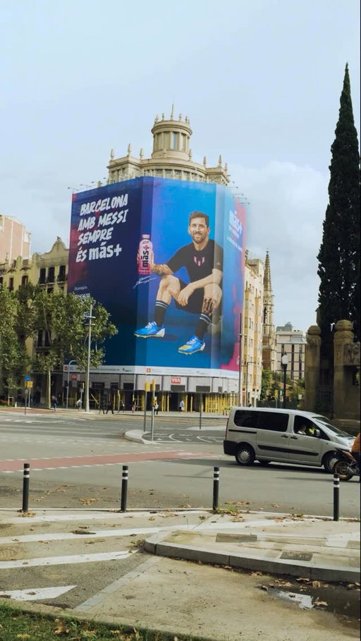 📍BARCELONA… Me pone contento compartir con todos ustedes que este 24 de octubre en Barcelona podrán disfrutar de la experiencia de @masbymessi, llena de sorpresas y premios exclusivos. Los que pasen por la pop up de Más+by Messi (C/ Mallorca 334) podrán llevarse una botella firmada por mi… ¡y mucho más! ¡No se lo pierdan!

📍BARCELONA I’m really happy to share with all of you that this October 24th in Barcelona you’ll be able to enjoy the @masbymessi experience, full of surprises and exclusive prizes. Those who visit the Más+ by Messi pop up (C/ Mallorca 334) will have the chance to get a bottle signed by me… and much more!
Don’t miss it!
