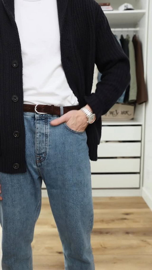 Fall classics that also can be year round staples 👌

These are going to be the most worn pants in my rotation this fall and can’t recommend these styles enough!

#mensfashion #mensstyle #mensoutfits #mensstyleguide #simplemensstyle