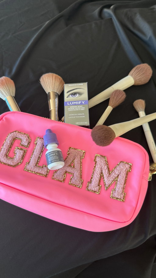 #LUMIFYPartner Football Season is my favorite time of year for Glam. For those clients with red, tired-looking eyes LUMIFY redness reliever eye drops are a must.
What are your favorite things in your makeup kit?

Visit lumifyeyes.com to learn more + where to purchase.

#fromBauschLomb 
@lumify.eyes 
Use as directed.