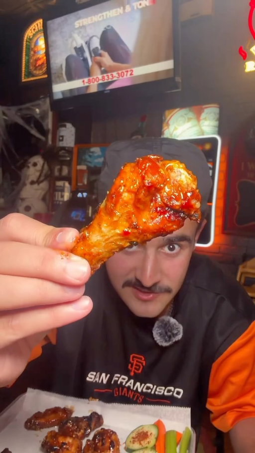 Brick & Barley in Tempe is serving up top-tier wings! This little dive bar has the vibes, the flavor, and the kind of food that keeps you coming back 🍗 The wings were easily in my top 3 in Arizona — a must-try spot if you’re in Tempe!

📍 201 E Baseline Rd, Tempe, AZ 85283  #tempeeats #tempe #wings #divebar #arizona #reels #scottsdaleaz #chickenwings #arizonafoodie #azfoodie #foodreview #azeats