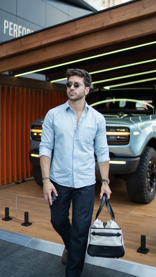 City streets or open roads, the upcoming @scout_motors Traveler SUV is ready for it all. With seating for up to 6, 35” tires, and a seating area in the frunk (with cup holders), this is a design masterpiece. All of that in this beautiful Pacific Mist color. Slated for 2027 🔥

#theworldneedsscouts #scoutmotors #anewscoutera