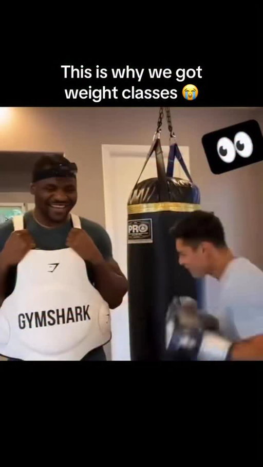 Ngannou’s strength is different af 🔥😭 @francisngannou @kingryan #boxing