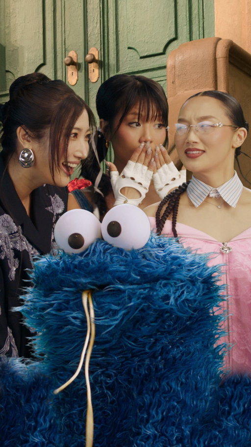 ramyeon 🤝 golden… cookie

KPOP DEMON HUNTERS is now playing and SESAME STREET comes to netflix november 10